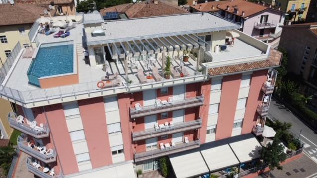 Aparthotel Rta Doria à Garde Extérieur photo